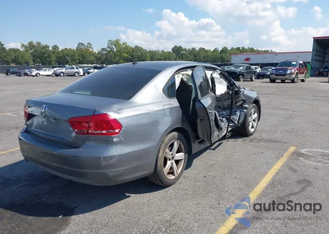 2013 Volkswagen Passat 2.5L S из США, поврежденный, VIN 1VWAH7A33DC036247